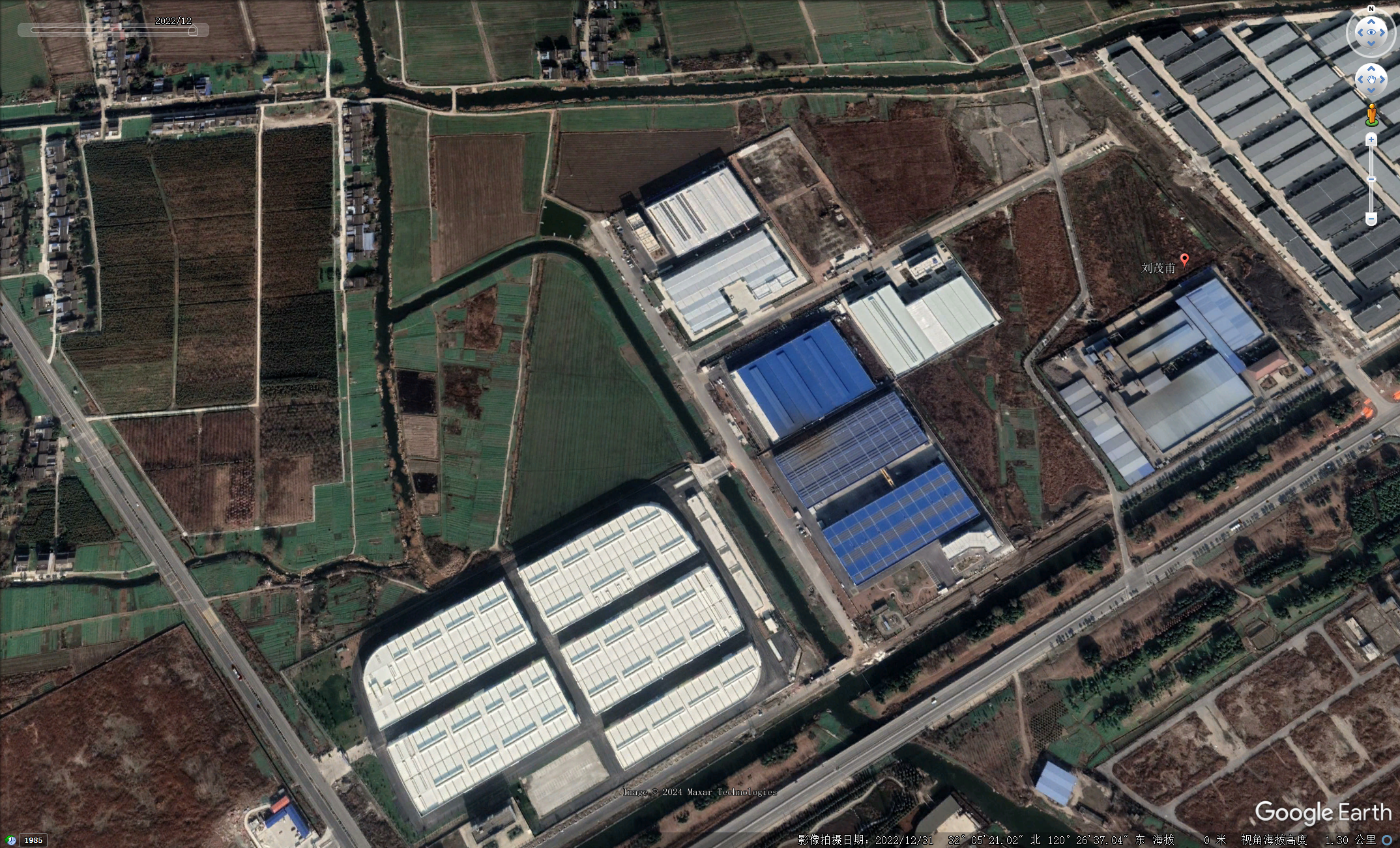 如今的刘茂甫已经化为一片工厂，刘会英隔河留守